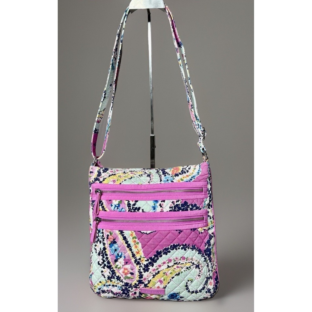 Vera Bradley Triple Zip Hipster Crossbody bag in the Wildflower Paisley. EUC